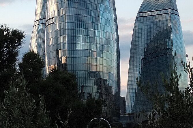 A Full Day Baku City Private Tour - Lunch and the street rhythm between major sights