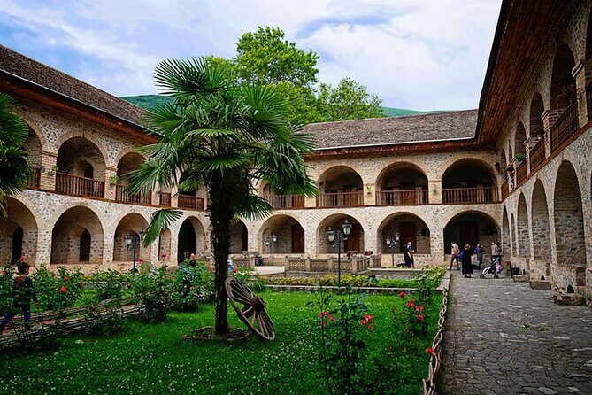 Azerbaijan tour in 2 days/Sheki+Lahij+Gabala up to Georgia Border - Getting moving from Baku: pickup, comfort, and a long first day
