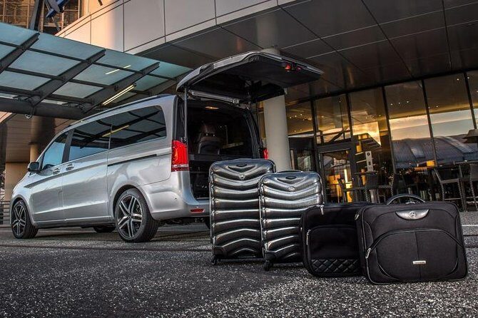 Baku Airport Private Transfer Service - From GYD to Your Hotel Without the Taxi Hunt