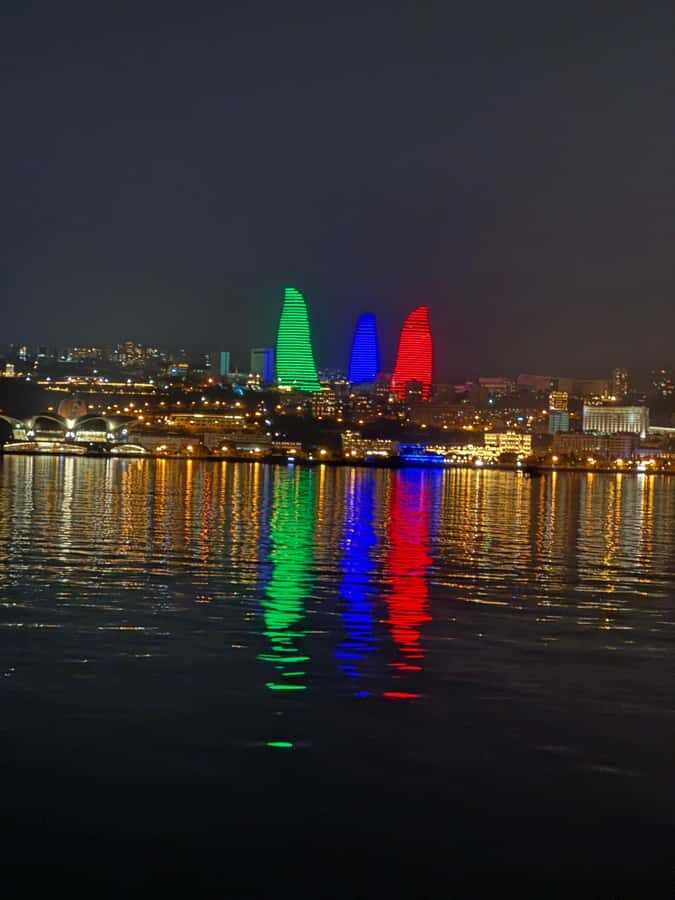 Baku: Caspian Sea Boat Tour with City Skyline Views - Tea, soothing music, and business-class lounge comfort