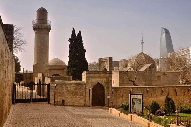 Baku City Tour with Guide Admission Include - Stop 6: Little Venice at Baku Boulevard