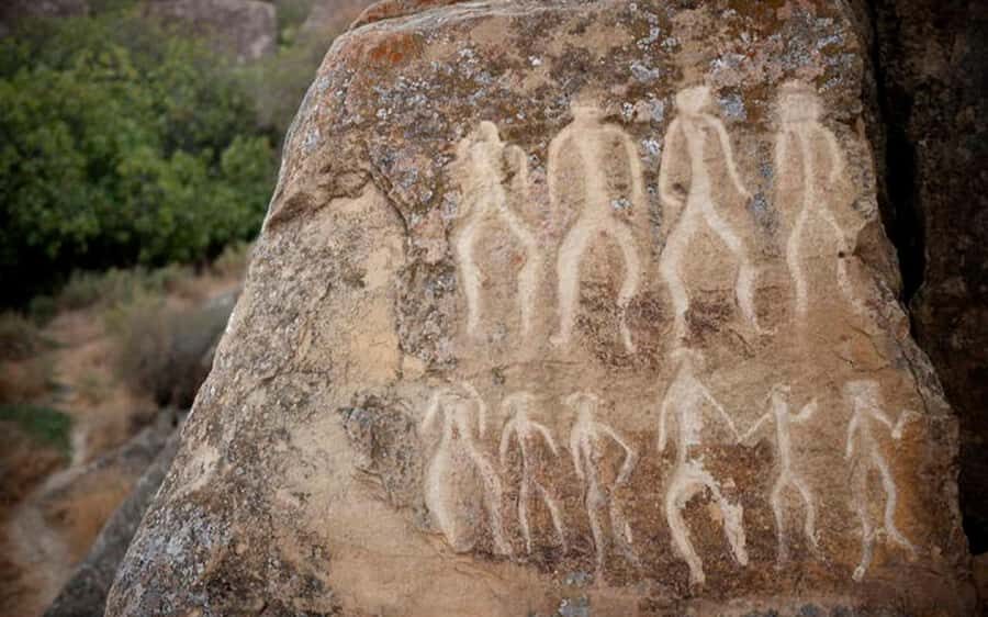 Baku: Gobustan & Absheron Group Tour + Lunch & Tickets inc - A Tight Circuit of Fire, Mud, and Rock Art