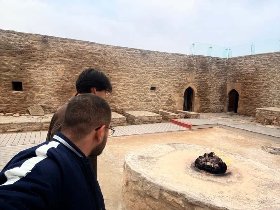 Baku: Gobustan/Absheron guided tour with lunch and tickets - Absheron by coach: how this day trip flows
