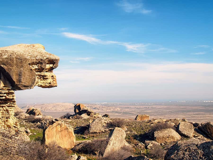 Baku: Gobustan/Absheron guided tour with lunch and tickets - Lunch at a local restaurant: fueling the fire sights
