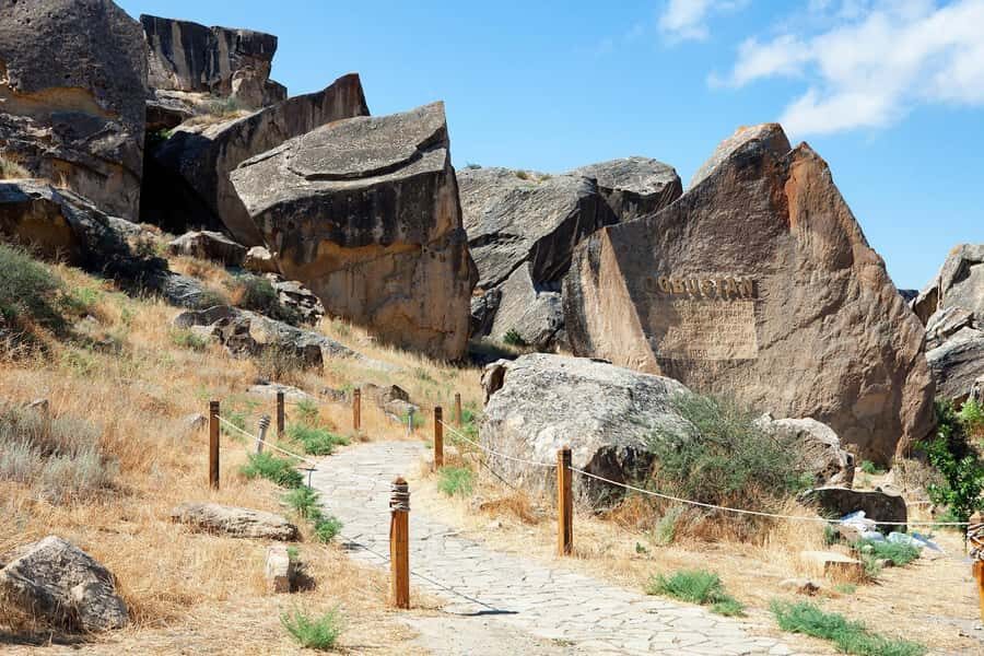 Baku: Gobustan/Absheron guided tour with lunch and tickets - Transportation, timing, and small-group comfort