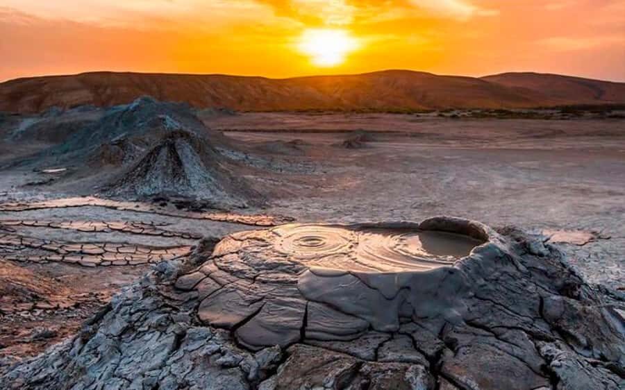 Baku: Gobustan Absheron Tour Entry Tickets included - Mud volcanoes off-road: the 4x4 part you’ll remember