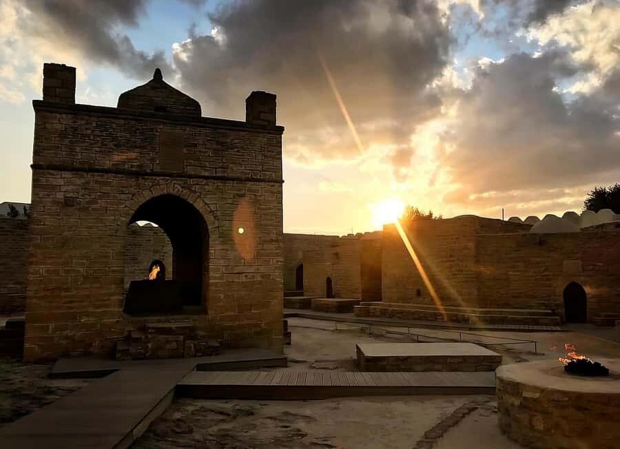 Baku: Gobustan & Absheron Trip - Ateshgah of Baku: the Fire Temple and how three faiths overlap
