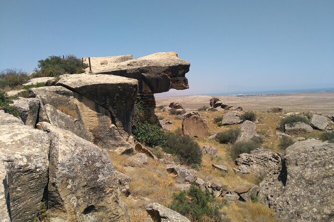 Baku: Gobustan, Mud Volcano, Fire Temple & Burning Mountain - Lunch time in Baku: a breather you can time correctly