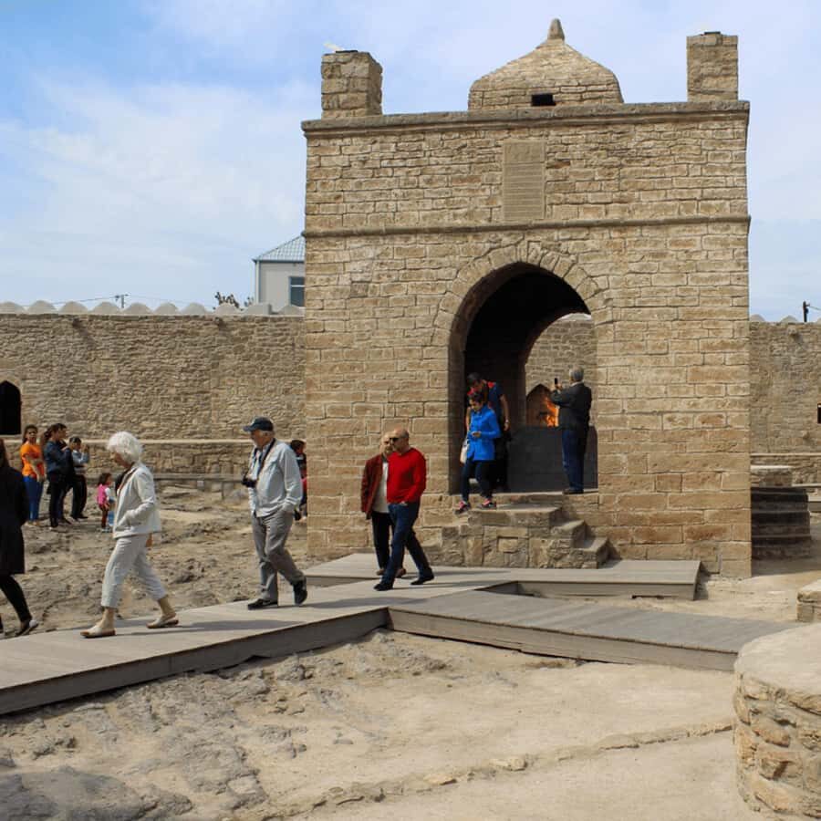 Baku: Gobustan, Mud Volcanoes, Fire Temple, & Yanar Dag Tour - Ateshgah Fire Temple in Surakhany: Zoroastrian roots and later layers