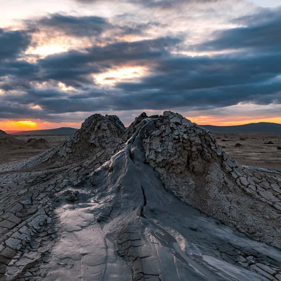 Baku: Gobustan, Mud Volcanoes, Fire Temple, & Yanar Dag Tour - Who should book this Baku tour?