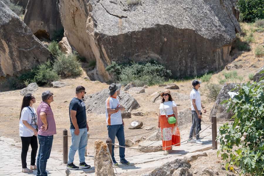 Baku: Gobustan National Reserve Guided Trip - Private - Bibi Heybat Mosque: outside view on the route