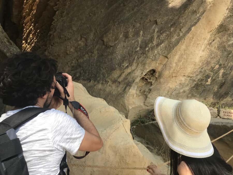 Baku: Gobustan, Volcanoes, Fire Temple and Yanardag Day Trip - From Baku pickup to Gobustan’s oil-and-cavern start