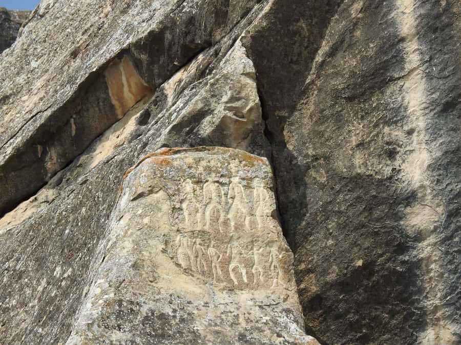 Baku: Gobustan, Volcanoes, Fire Temple and Yanardag Day Trip - Gobustan Museum of Petroglyphs: where stone age people left records