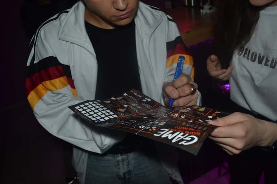 Baku: Guided Bar Crawl with Shots and Nightclub Entry - The First Bar: Welcome Shots and Fast Icebreakers