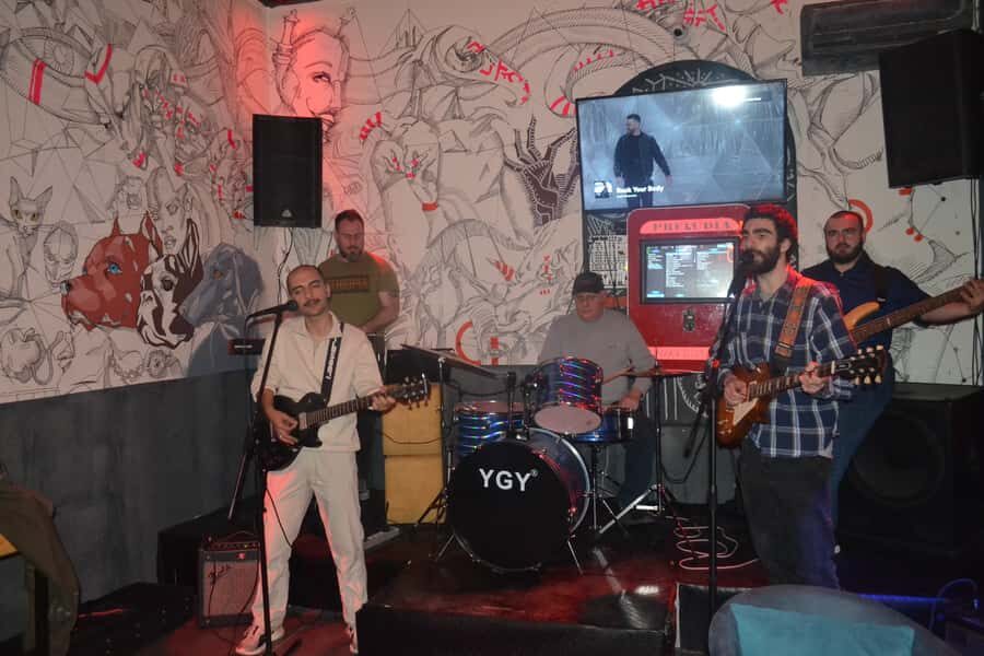 Baku: Guided Bar Crawl with Shots and Nightclub Entry - Tips to Make the Night Go Smoothly