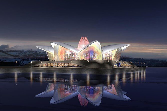 Baku Lights: the Night Tour illuminated by Baku lights - Modern architecture stops: Heydar Aliyev Cultural Center and the Boulevard vibe