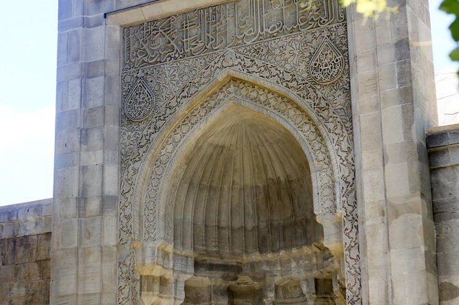 Baku Old City Tour - Stop 2: Maiden Tower, fast look, big payoff