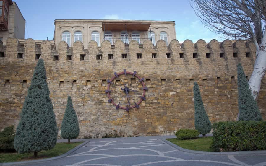 Baku Old City Tour by Heritage Travel - Language and guide style: what to expect in English or Russian