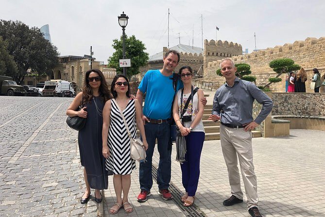 Baku Old Town Walking Tour with a Local - Stop 4: Lezgi Mosque and the names behind local landmarks