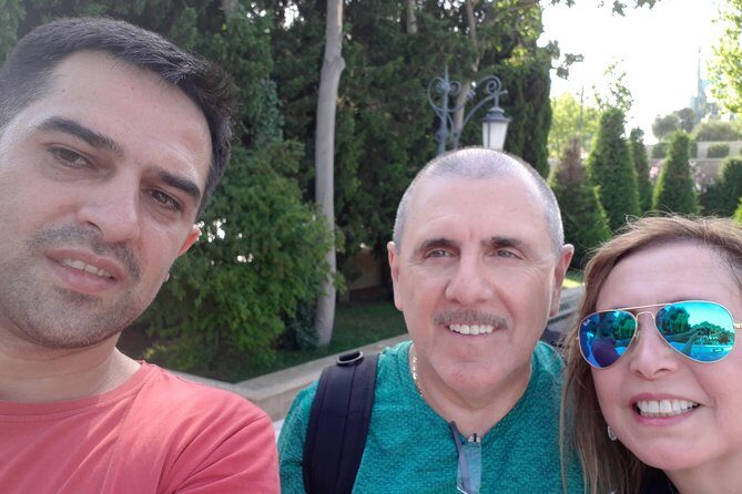 Baku Sightseing Tour - Day 1: Carpet Museum, Mugham Sounds, Boulevard Views, and Highland Park