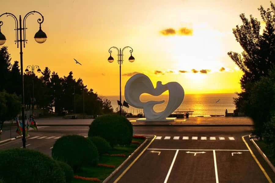 Baku: Sumgait City, Pink Lake & Vibrant Green Bazar Visit - Yasil Bazar: market life that feels like you’re in the neighborhood