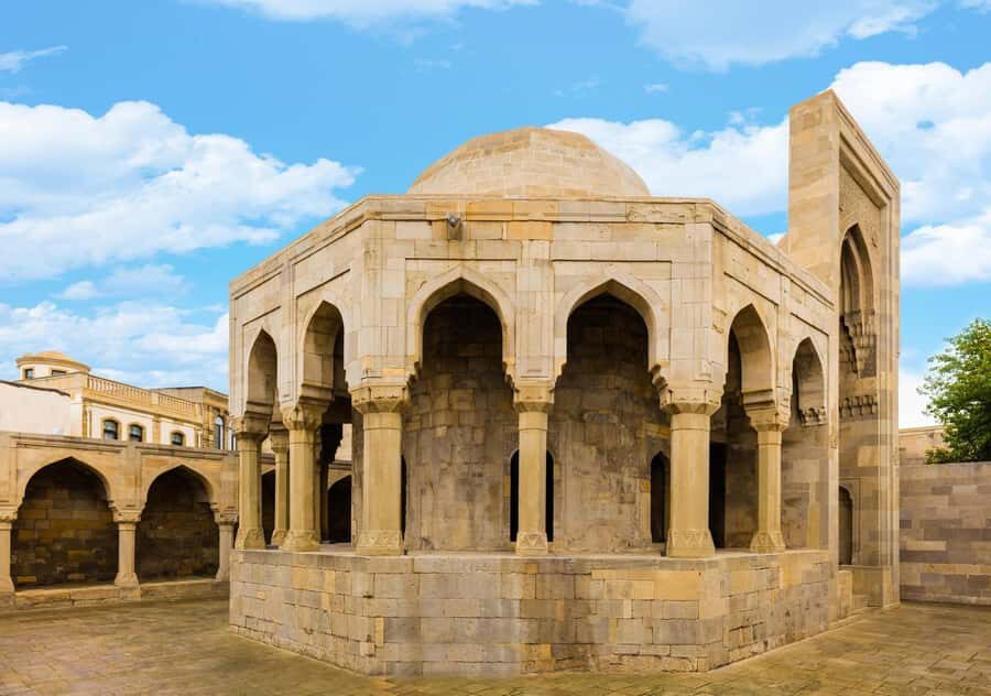 Baku: The Best 5 Sightseeing Spots Gobustan + Old City Tour - Yanar Dag Burning Mountain: Fire That Doesn’t Need a Match