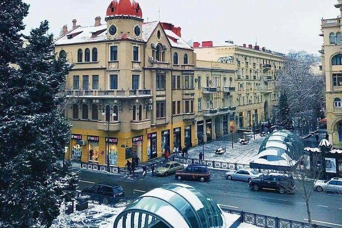 BAKU WALKING tour with the best STREET FOOD and DRINK tasting - The street food and drink tasting: local flavors with a point