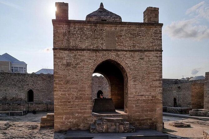 Day Trip in Baku - Ateshgah Fire Temple: Zoroastrian shrines and the strange acoustics
