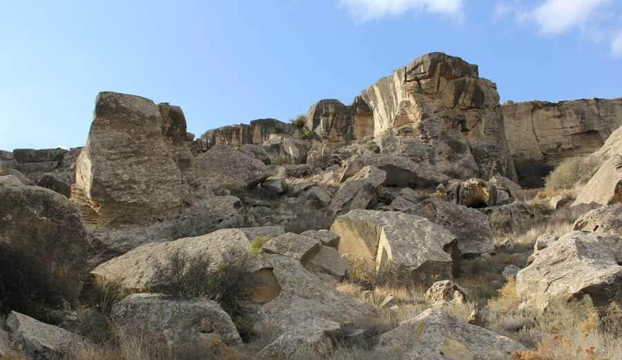 From Baku: Gobustan, Mud Volcanoes & Mosque Private Tour - Gobustan, Mosque, and Mud Volcanoes: the smart one-day combo