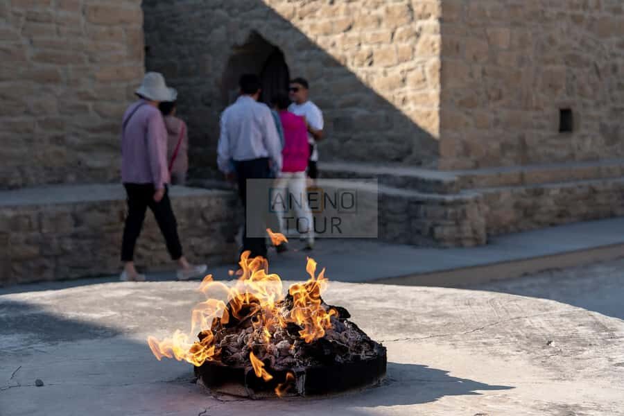 From Bakü: Sightseeing - Ateshgah - Yanardag - Gobustan - Price and what you’re actually paying for (US$116)