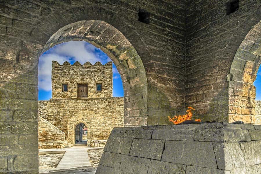 From Baku: Yanar Dag, Gobustan and Absheron Day Trip - Gobustan and Absheron as a single-day “wow” route