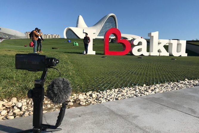 Full-Day Baku City Tour - Fountain Square at the center of the action