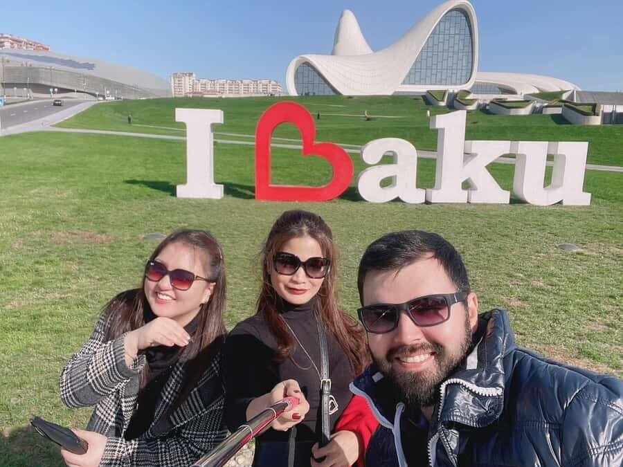 Full Day Baku tour - First step: getting your bearings fast in Baku