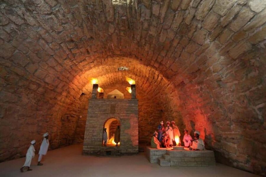 Gobustan and Fire temple Tour with Polish speaking guide - What the Polish-speaking guide adds (and how to get the most)