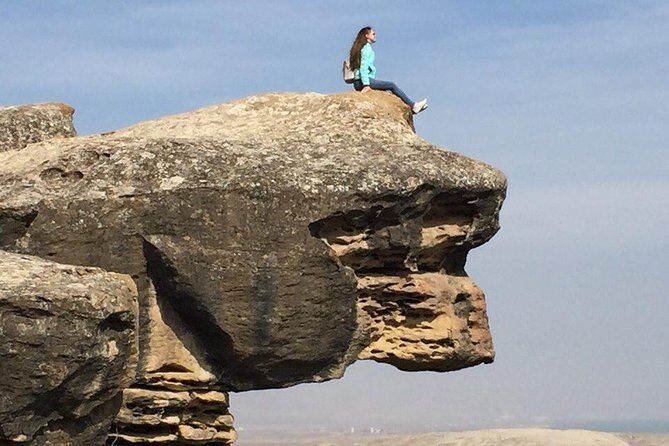 Gobustan Rock Art & Mud Volcanoes Tour - Hotel Pickup, Private Comfort, and the Soviet Lada Detail