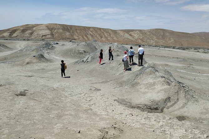 Gobustan Tour and Mad Volcanoes - tour to stone age - Bibi Heybet Mosque on the Return: A Cultural Stop With Real Context