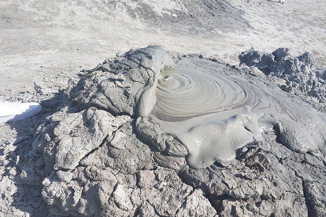 Gobustan Tour and Mad Volcanoes - tour to stone age - What to Wear and Bring for Gobustan and the Mud Volcano Stop