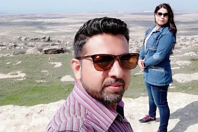Gobustan,Mud Volcanoes & Absheron Peninsula full day tour - Bibi-Heybat Mosque: a short pause with a famous setting
