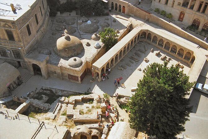 Group Walking Tour in Baku Old City - Caravanserai and the trade routes vibe