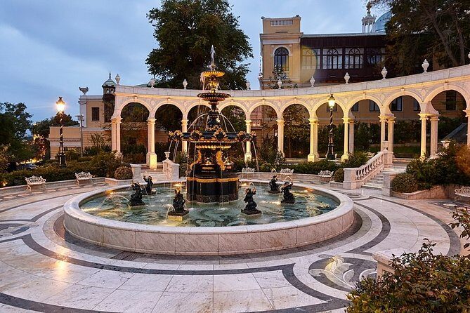 Half-Day Baku Private Walking Tour with Pickup - Stop 1: Hajinski Palace at the Old City entrance