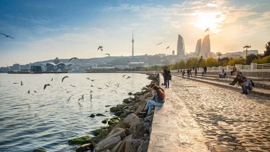 Heartbeat of Baku: Old & Modern City Walk (Group or Private) - What the tour feels like in real time (3–4 hours)