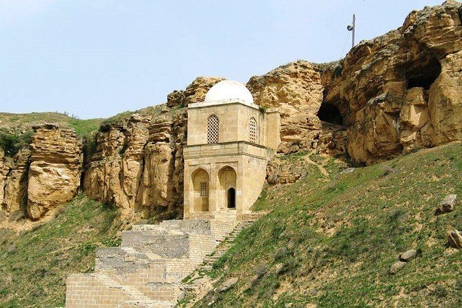 Independent tour to Shamakhi & Lahij - Diri Baba Mausoleum: A 15-Minute Sufi Stop With Free Entry