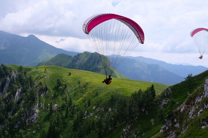 Khizi Candy Mountains, Shahdagh Full Day Guided Tour - Khizi Candy Cane Mountains: a 30-minute photo-and-breathe stop