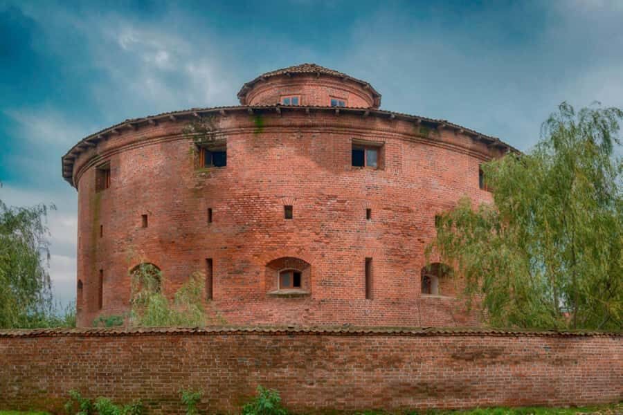 Longevity Secrets of Azerbaijan: Lankaran & Astara tour - Khan Palace and the museum room: culture you can actually point to