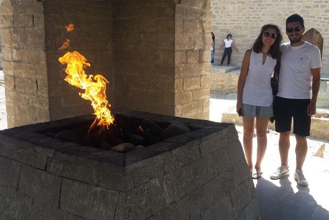 Mystic Ateshgah and Yanar Dag Tour - Meeting at Sahil: the easiest way to start this tour