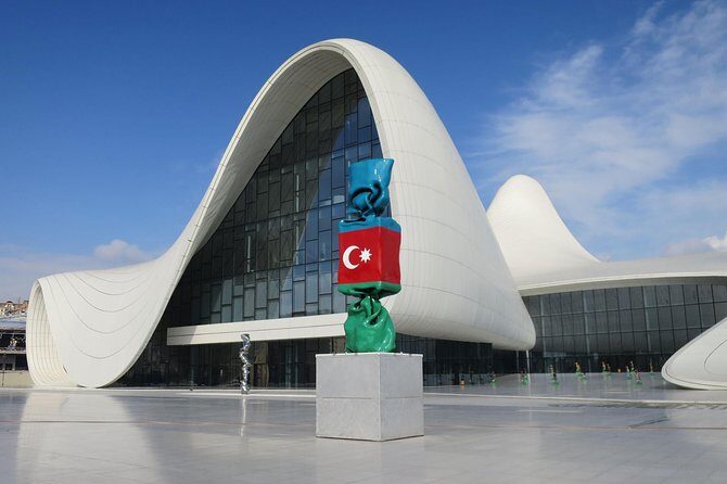 Old and Modern Baku City Private Tour - Heydar Aliyev Cultural Center: Zaha Hadid’s Curves Made Tangible