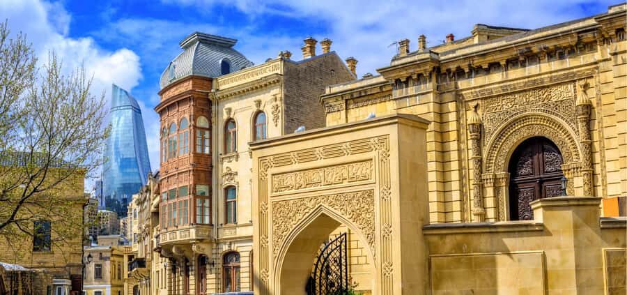 Old and Modern Baku City Tour - Baku Boulevard: Sea Air, Quick Culture, and Easy Stroll Time