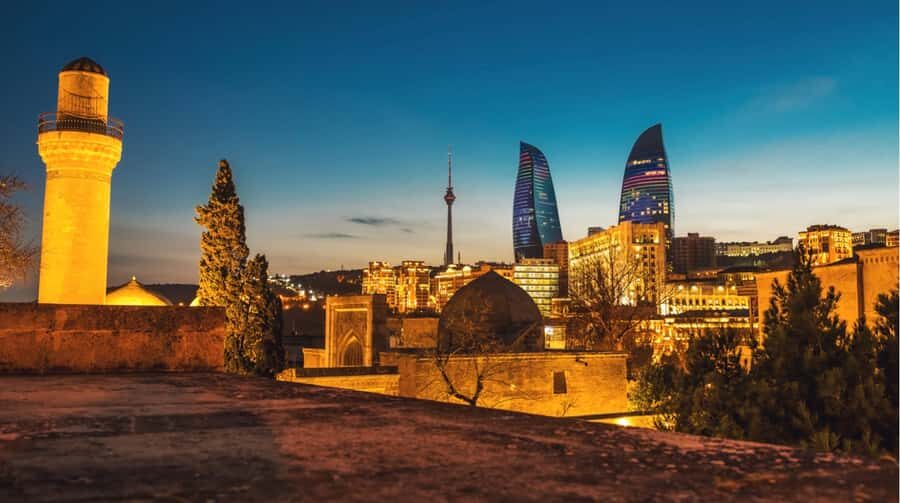 Old and Modern Baku City Tour - Walking Icherisheher (Old Baku): Maiden Tower and the Shirvanshahs Palace Complex