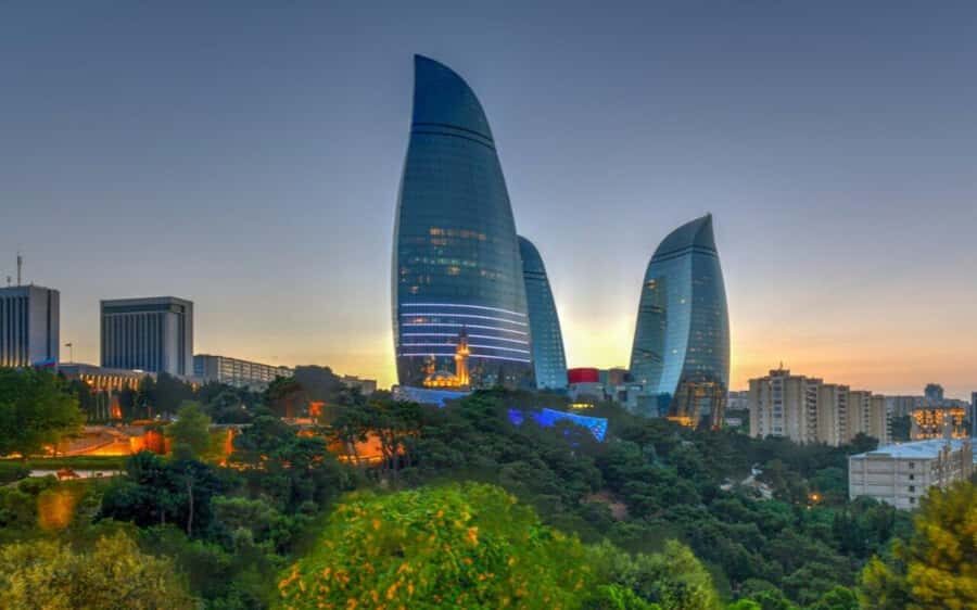 Private Baku City - Maiden Tower: a viewpoint you can connect to the Old City
