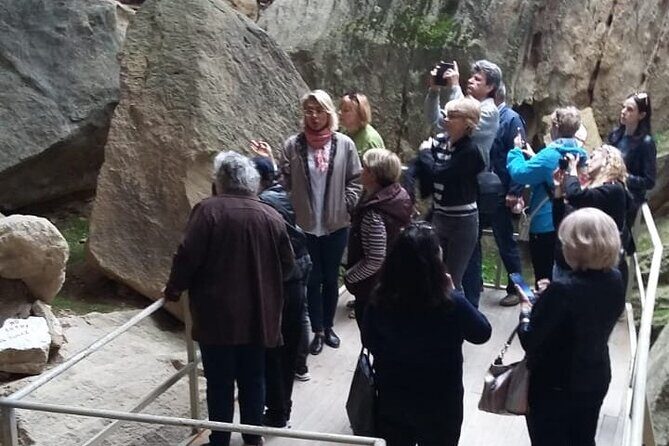 Private Tour to Gobustan National Park - Highland Park and Seaside Park: easy scenery that changes the mood